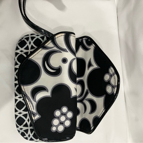 Vera Bradley Wristlet - Picture 5 of 10